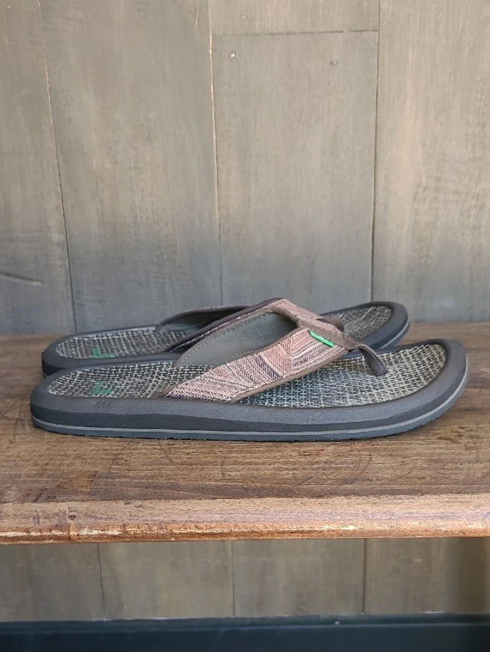 Sanuk Sandals Men's sz 8 Brown Tapestry Toe Post Flip Flops